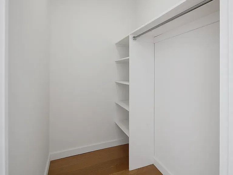 37 Wall St #10B — Photo 6