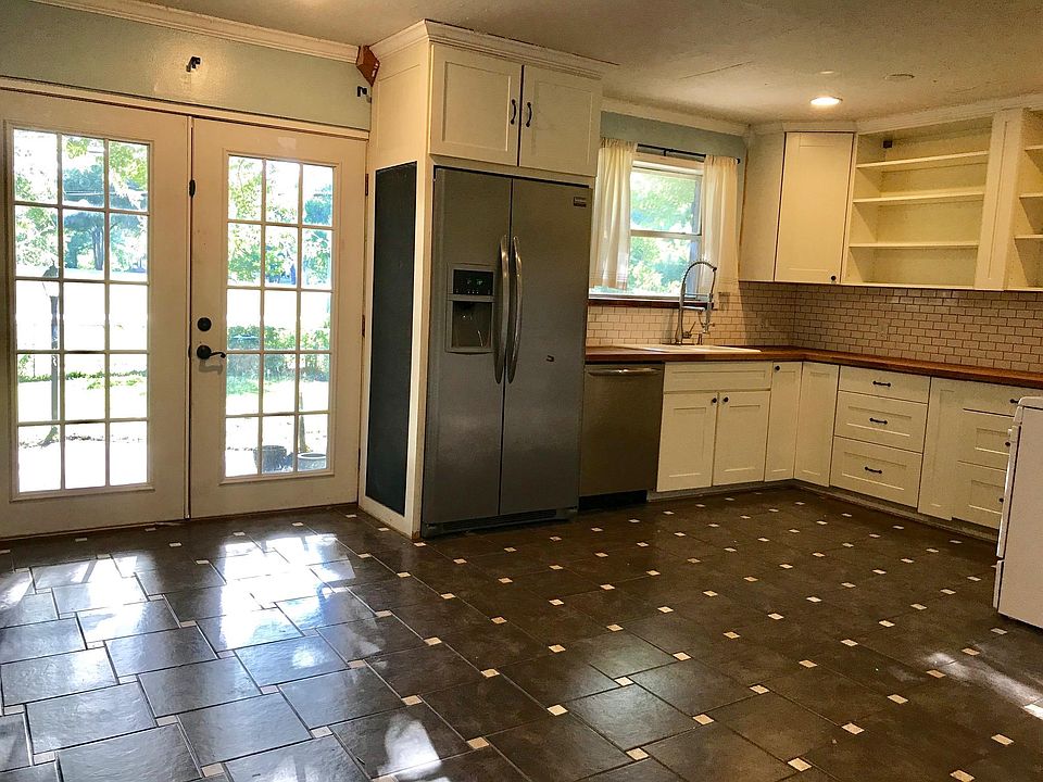 1st image of 408 Dublin Dr