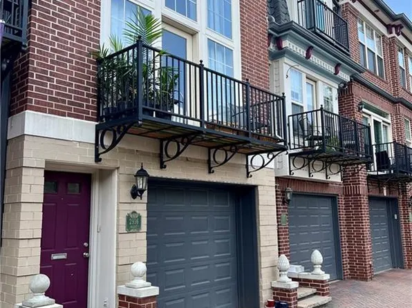 2936 Walnut St, Kansas City, MO 64108