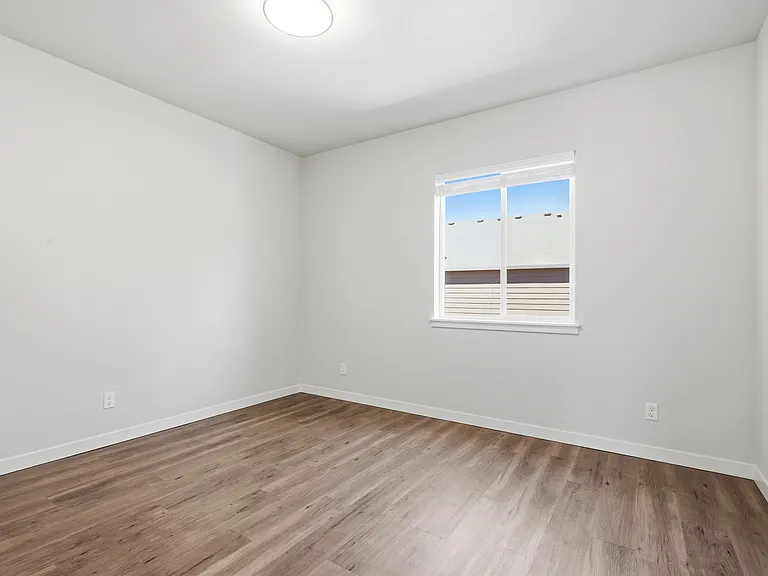 1435 Mildred Ln SE — Photo 11