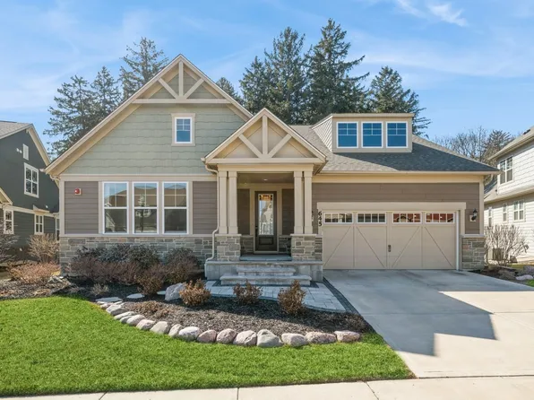 645 Insull Dr, Vernon Hills, IL 60061