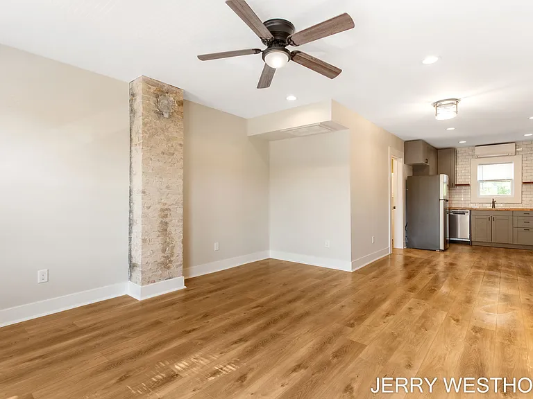 715 Butterworth St SW #2 — Photo 7