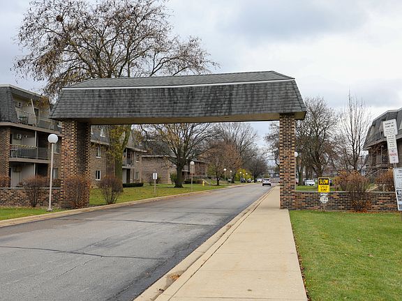 3rd image of 841 Blossom Ln APT 303