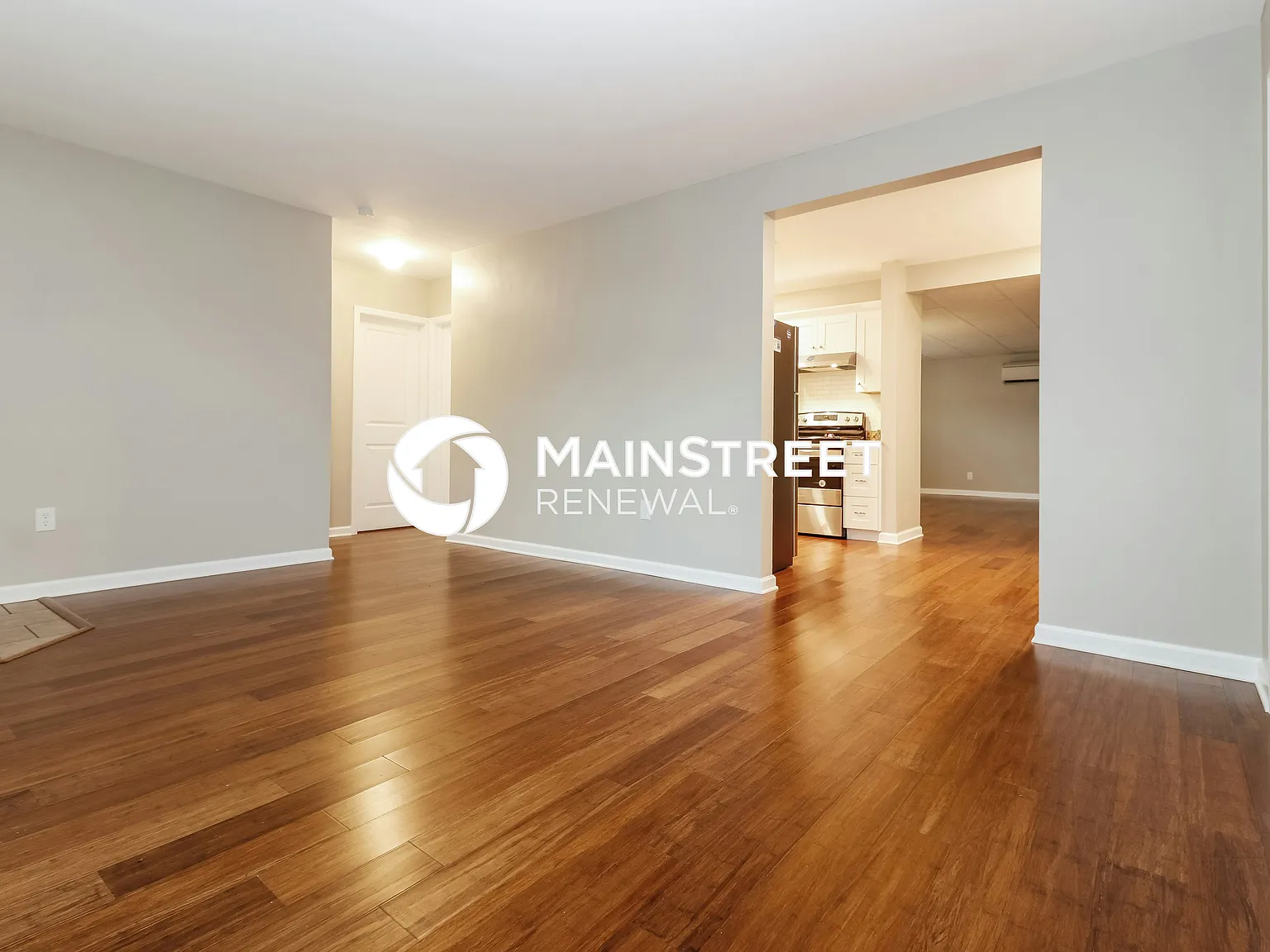723 Sunset Dr — Photo 2