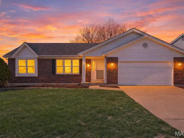 3027 Almond Tree Dr, Saint Peters, MO 63376