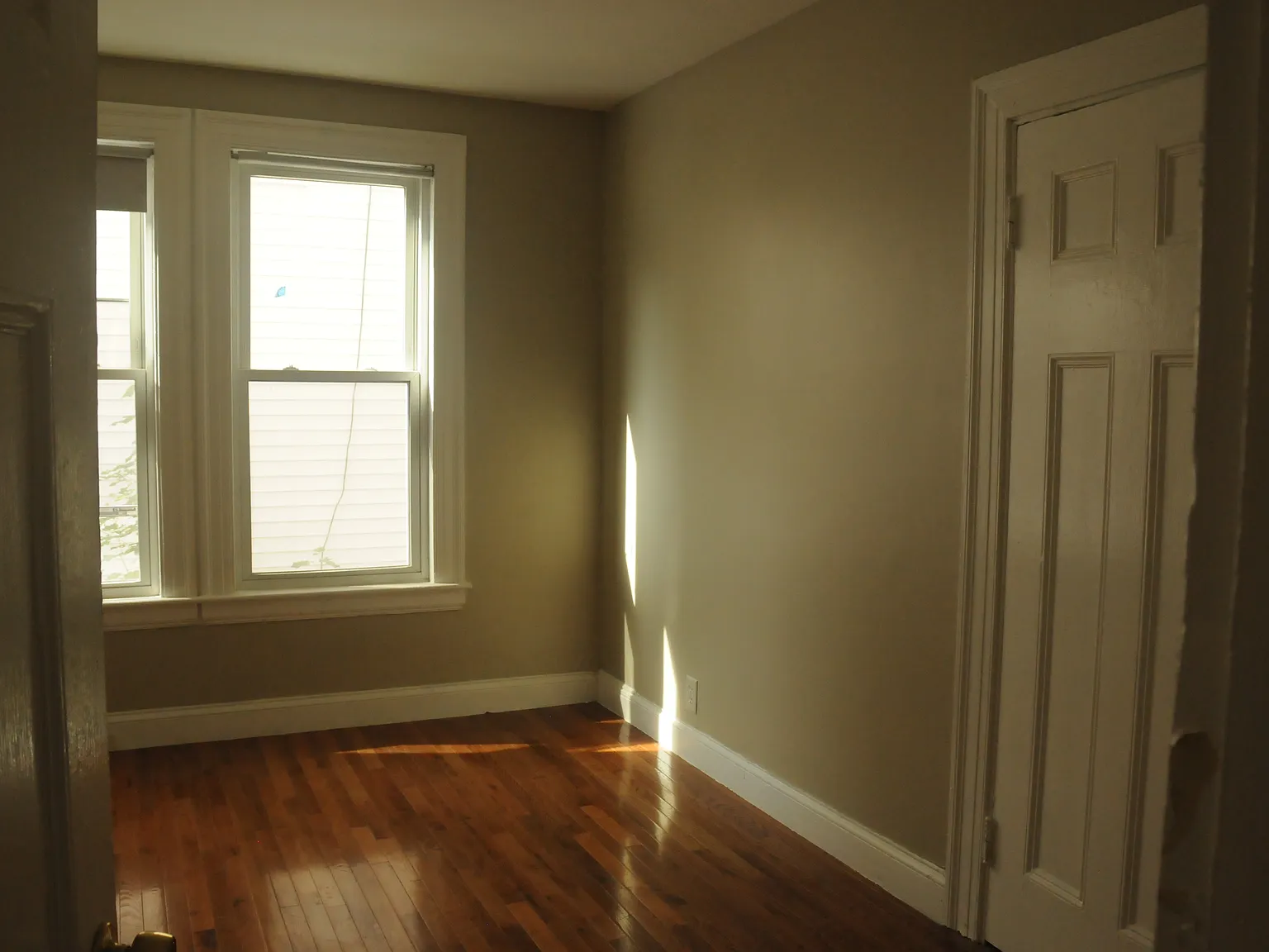 4 bed, 1400 sqft, $925 — Photo 2