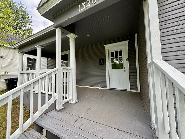 1326 W Sears St — Photo 2
