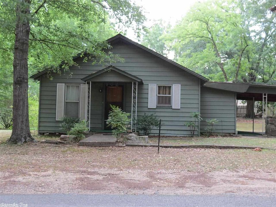 1st image of 102 Oak St