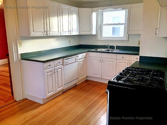 3rd image of 107 Lincoln Ave #A