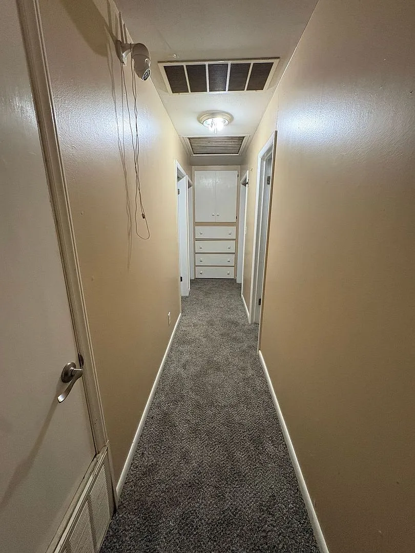 3 Bedroom 1 Bath Rental Available — Photo 4