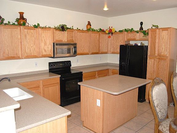 CERTER ISLAND KITCHEN