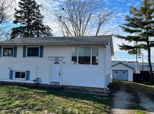 1405 Mittendorf Dr, Champaign, IL 61820