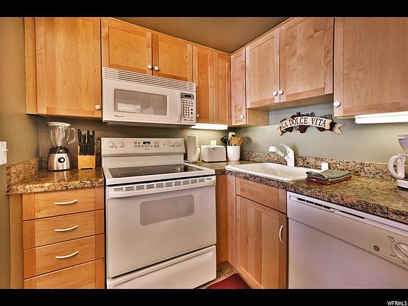 4th image of 1401 Lowell Ave #37
