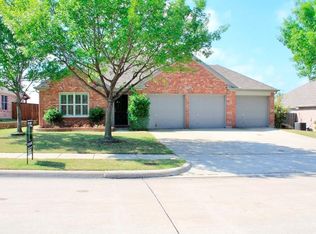 3908 Luck Hole Dr, Denton, TX 76210
