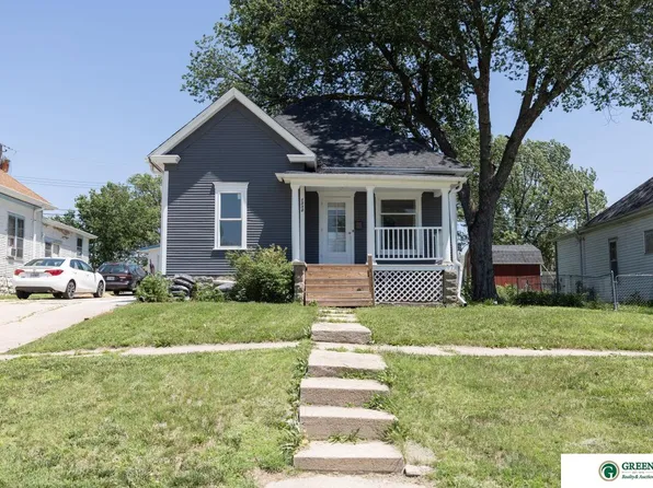 1310 N Iowa Ave, York, NE 68467