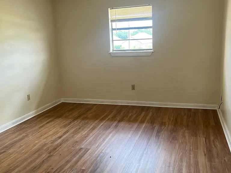 200 Dublin Cir #E — Photo 13