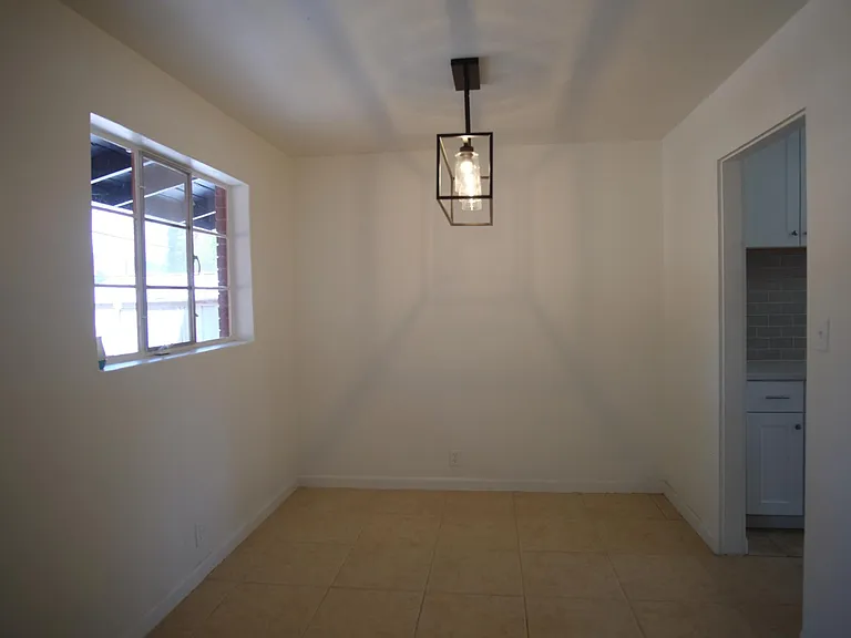 721 E Joan Pl — Photo 4