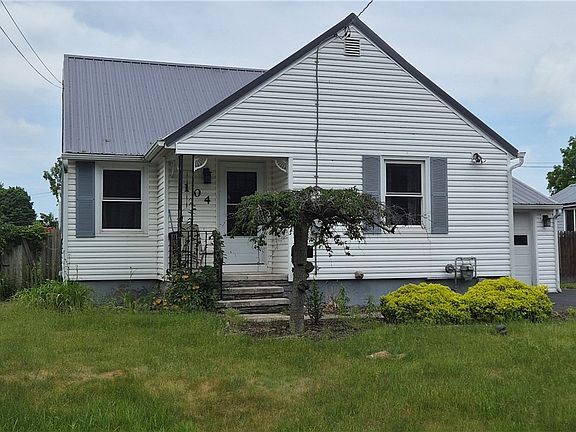 3rd image of 104 Van Mara Dr
