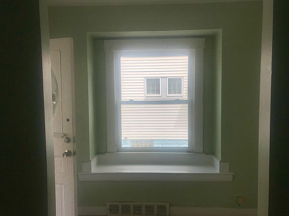 5th image of 2171 W 101st St
