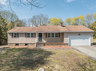 4 Launching Rd, Andover, MA 01810