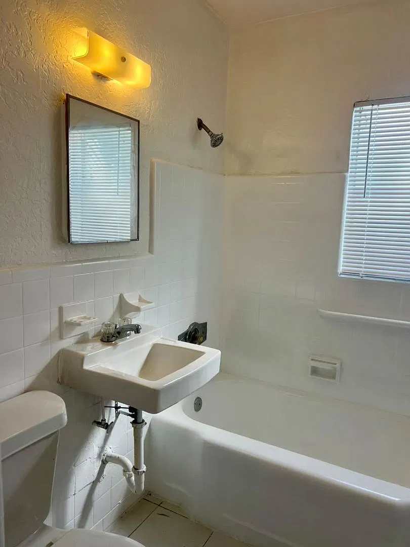 644 SW 4th ave — Photo 3