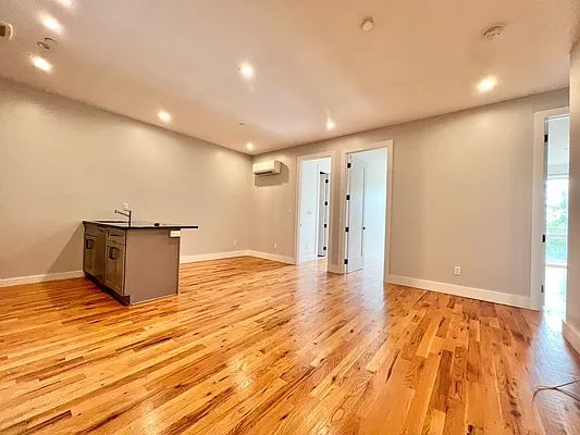 Rented by ERNY LLC | media 7