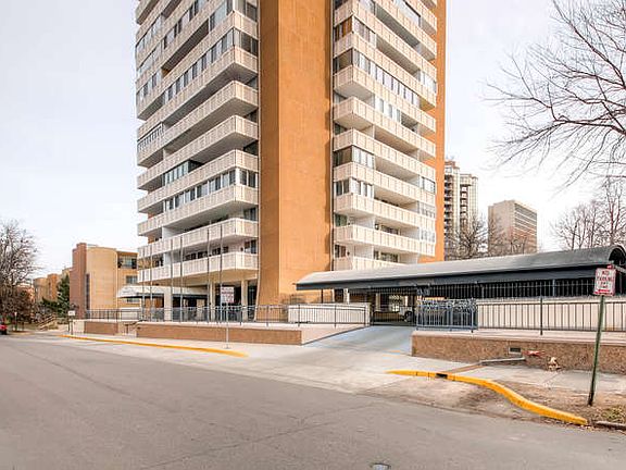 2nd image of 1250 N Humboldt St APT 1404