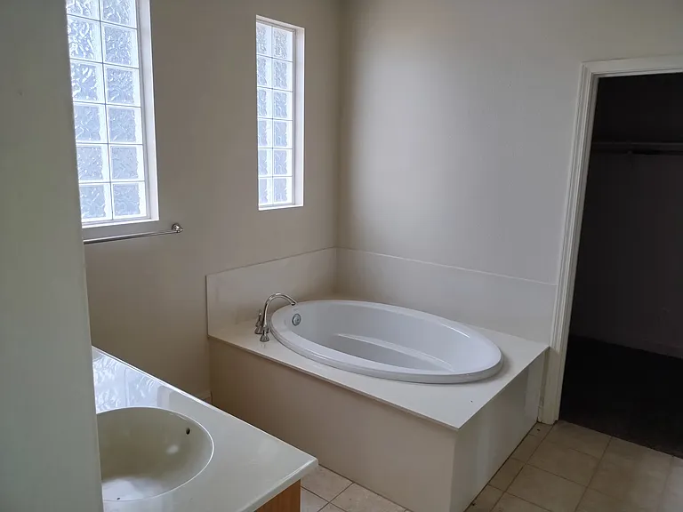 2533 Balmy Ct — Photo 7