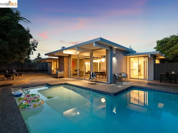 5826 Greenridge Rd, Castro Valley, CA 94552