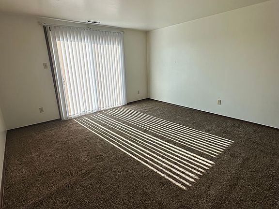 3rd image of 412 Crystal Valley Dr APT 13