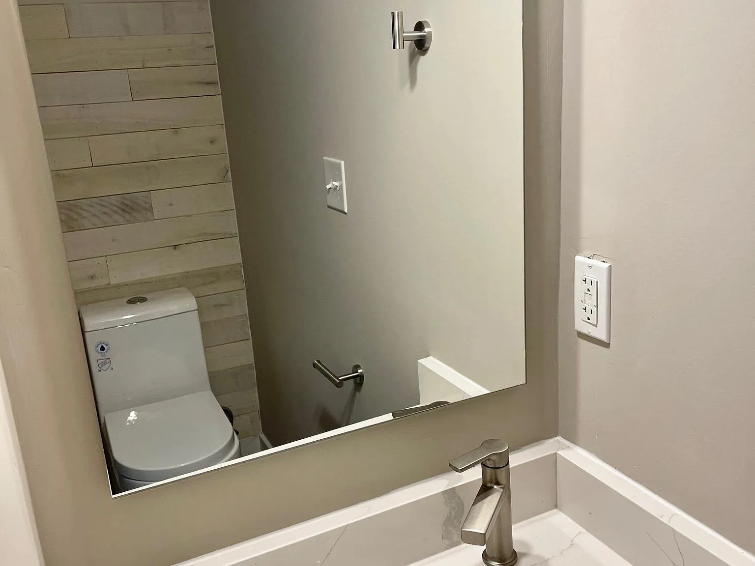 2 bed, 2.5 bath, 1600 sqft, $3,700 — Photo 3