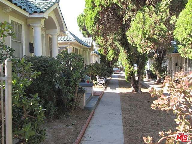 1st image of 1251 S Plymouth Blvd