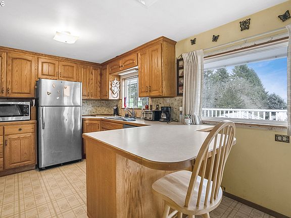 4th image of 11650 NE Red Hills Rd