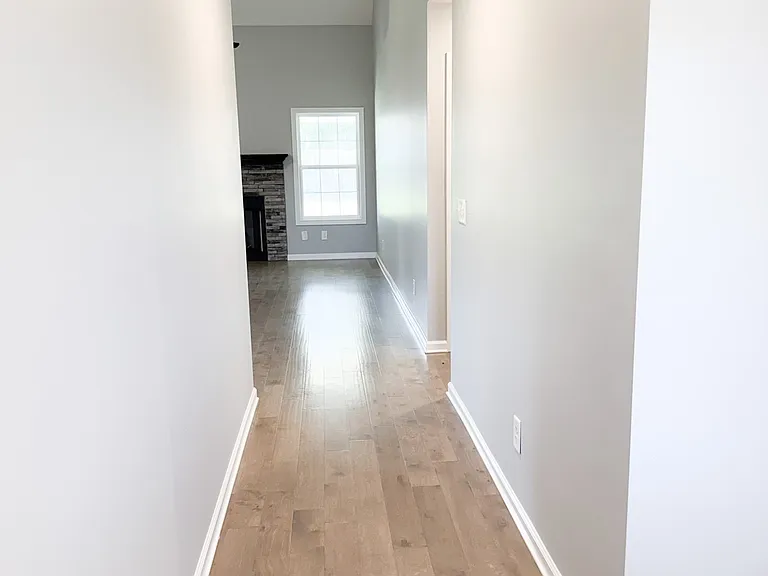 1616 Parkside Dr — Photo 2