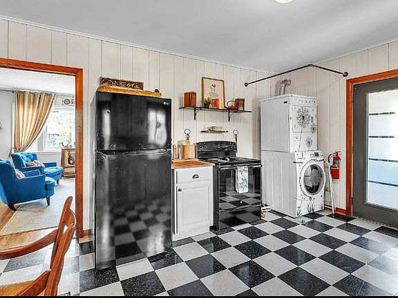Kitchen/Laundry
