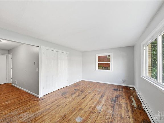 2nd image of 122 Clinton Springs Ave