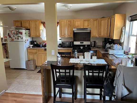 3rd image of 99 Simonson Pl Floor 2