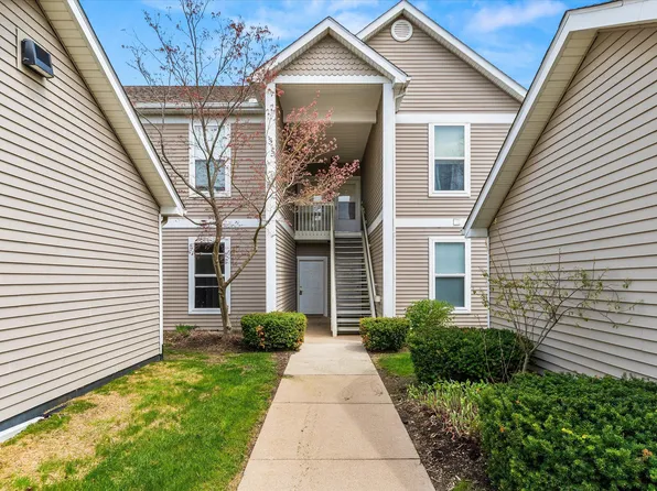 1491 Fox Pointe Cir, Ann Arbor, MI 48108