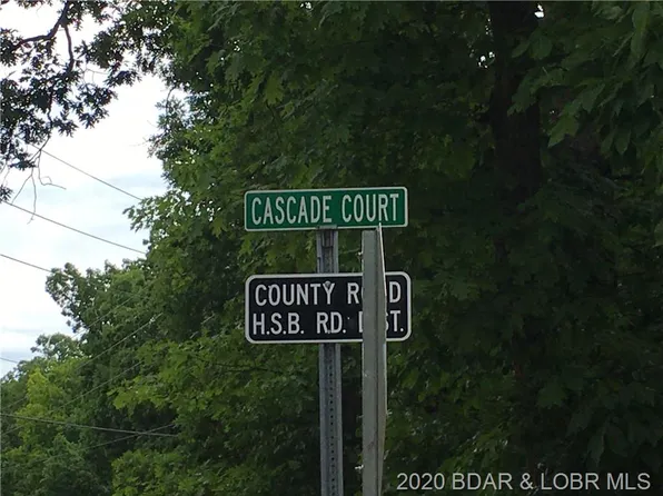 1290 Cascade Ct, Lake Ozark, MO 65049