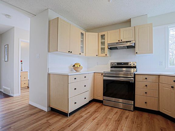 3rd image of 9523 151st St NW