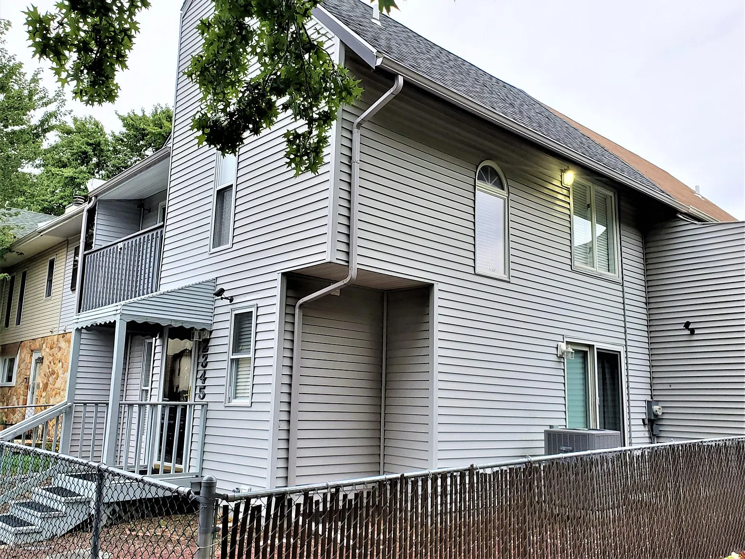 2345 Milton Pl — Photo 2