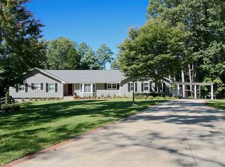 1855 Cox Rd, Roswell, GA 30075