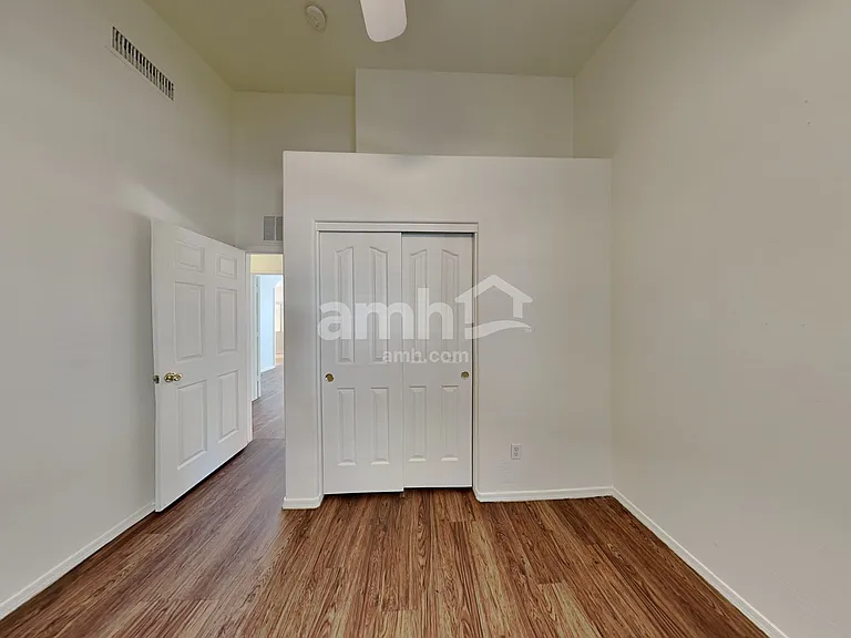 717 W Beth Dr — Photo 13