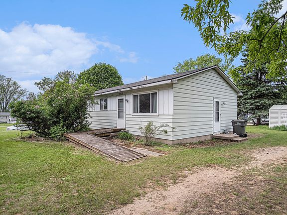 3rd image of 2235 Elmer Dr NE