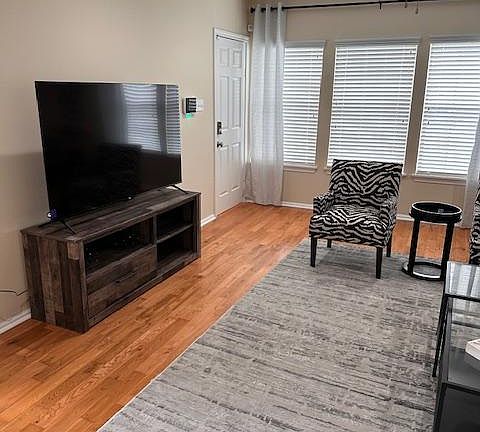 Roku TV with all major apps.