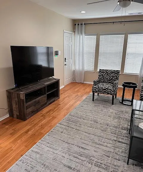 Roku TV with all major apps.