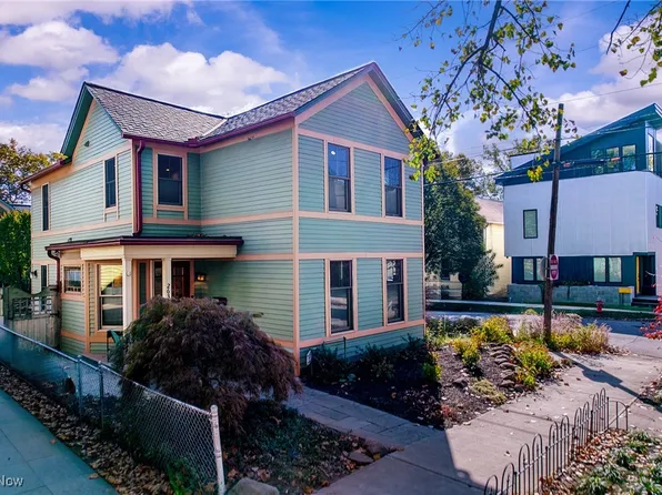 2633 W 11th St, Cleveland, OH 44113