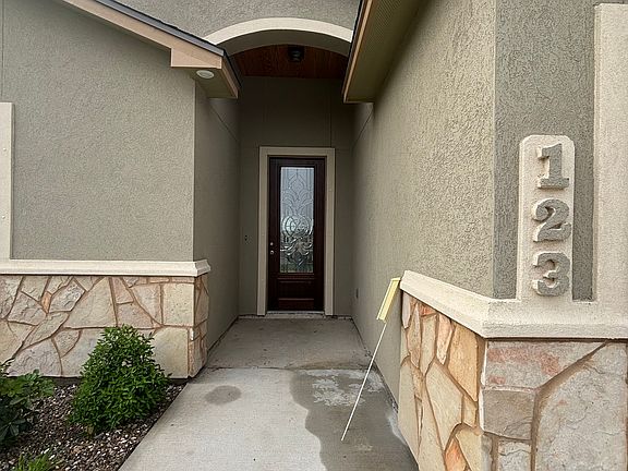2nd image of 123 Bismarck Palm Cir