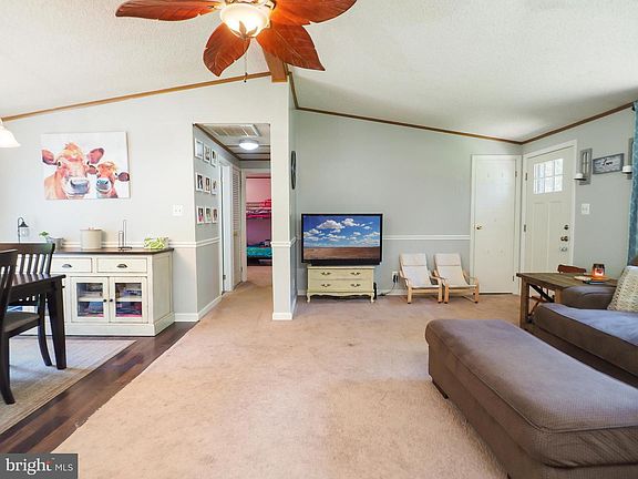4th image of 5 Carroll Dr
