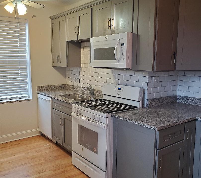 1st image of 2837 N Sawyer Ave APT 2R
